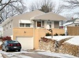 6122 S 17th St, Omaha, NE 68107