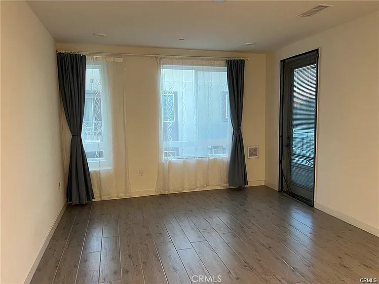 1402 N Nolita — Photo 21