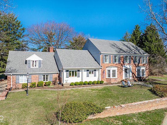 3rd image of 514 Round Hill Rd