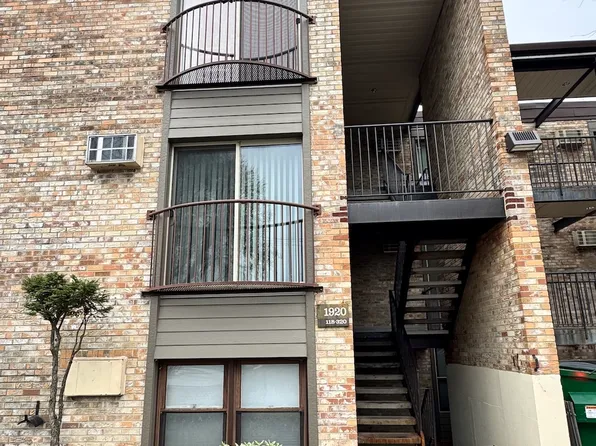 1920 Cherry Ln APT 219, Northbrook, IL 60062