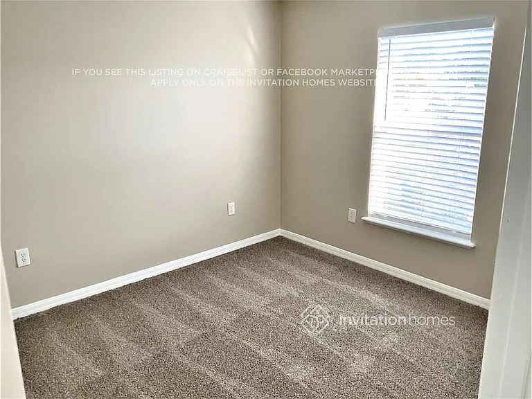 1754 McFarlane Ave — Photo 12