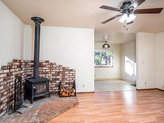 4th image of 25824 Madrone Dr #A