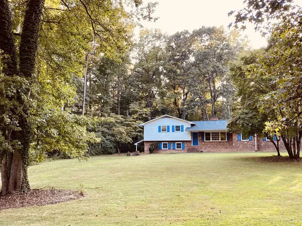 13 Winterberry Way, Chapel Hill, NC 27516
