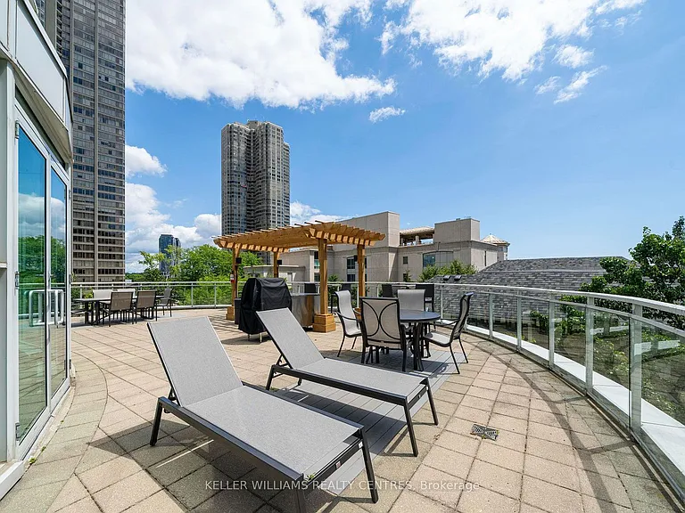 2067 Lake Shore Blvd W #205 — Photo 18
