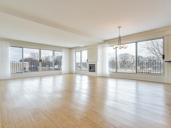 3rd image of 131 Sewall Ave APT 61