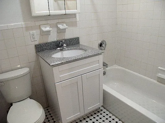 Rented by Roseann Lettieri Realty | media 10