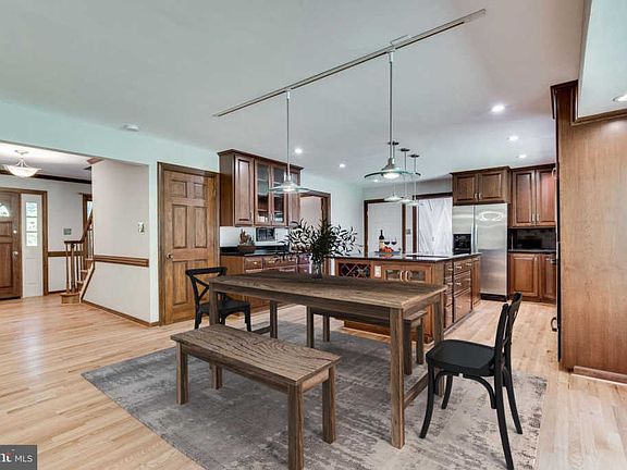 5th image of 4801 Wellesley Dr