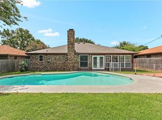 716 NW Douglas St, Burleson, TX 76028