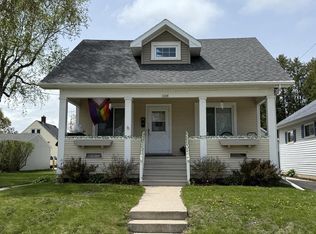 1228 N 18th St, Manitowoc, WI 54220