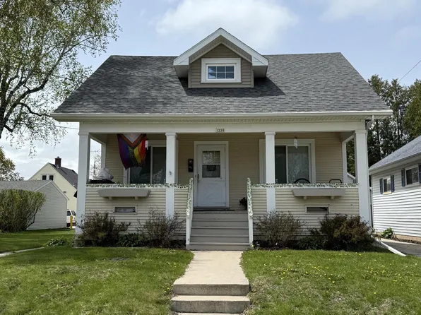1228 North 18th STREET, Manitowoc, WI 54220