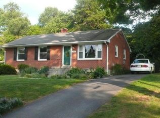 3727 Colony Ln, Roanoke, VA 24018