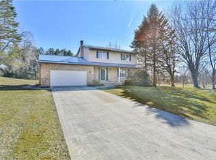 6124 Valley Spring St NE, Hartville, OH 44632