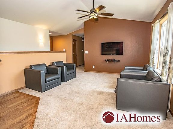 4th image of 4573 Meadow Creek Dr
