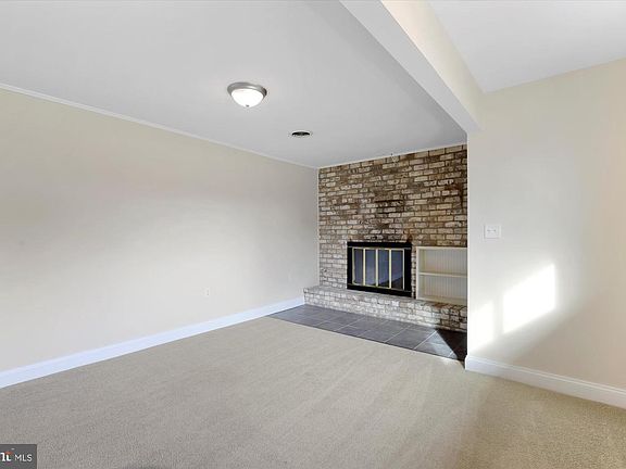5th image of 8 Moyle Dr