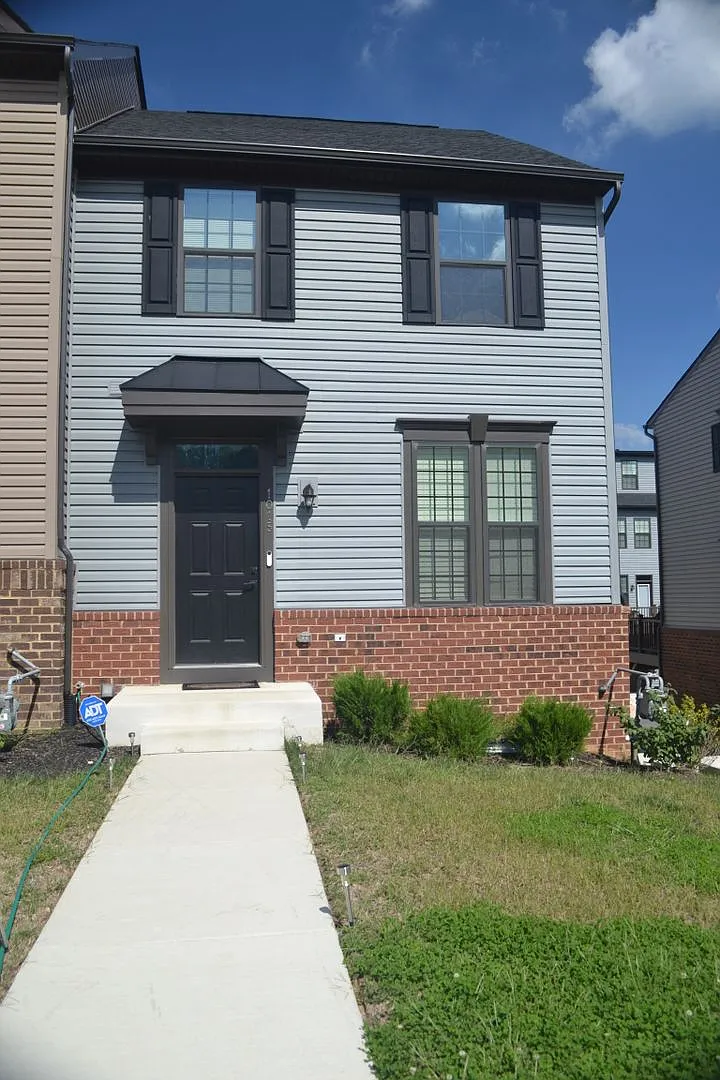 Building Photo - 1015 Rampart Dr