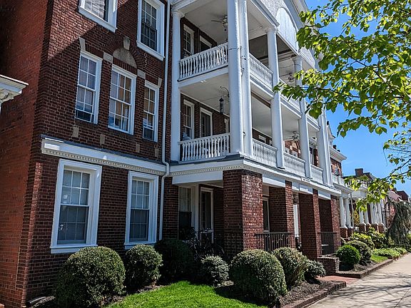 3rd image of 7 N Arthur Ashe Blvd APT 8
