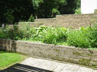 1123 52nd Street Ct, Moline, IL 61265