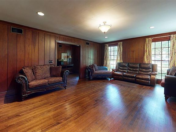 5th image of 2726 Hermitage Dr