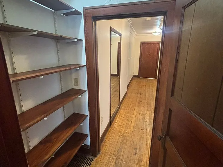 212-214 N Blount St — Photo 17