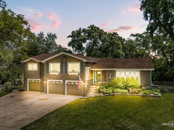 680 Glen Haven Ln, Glen Ellyn, IL 60137