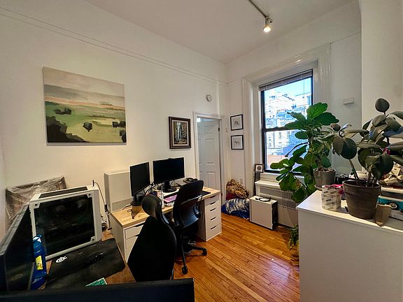 2nd image of 210 W 16th St APT 6B