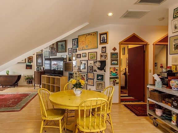 3rd image of 14 Travers St