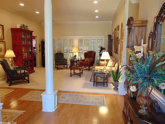 3rd image of 20 Masters Place Dr