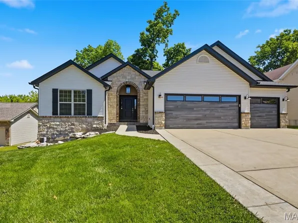 1128 Patsy Ln, O'Fallon, MO 63366