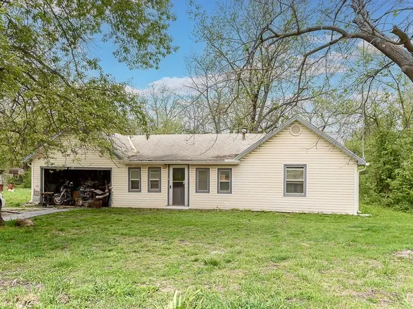 16716 Dempsey Rd, Leavenworth, KS 66048
