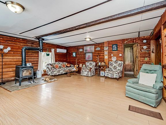 5th image of 180 Cove Rd