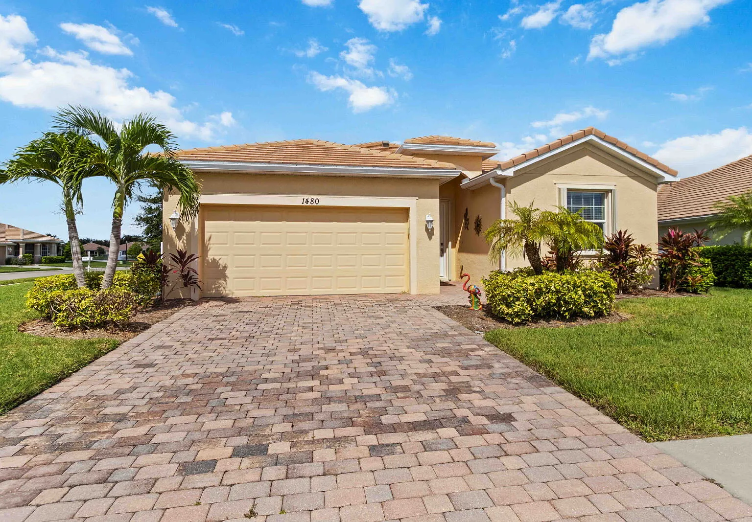 4 bed, 3.0 bath, 2632 sqft, $2,600 — Photo 1