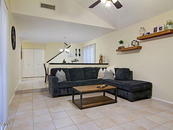 4th image of 16635 N 32nd Pl Unit 101