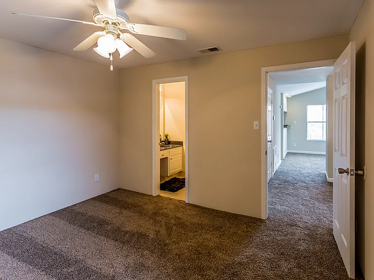 Doral-Guest Bedroom