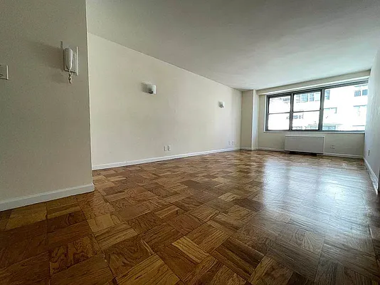 Rented by Bond New York | media 5