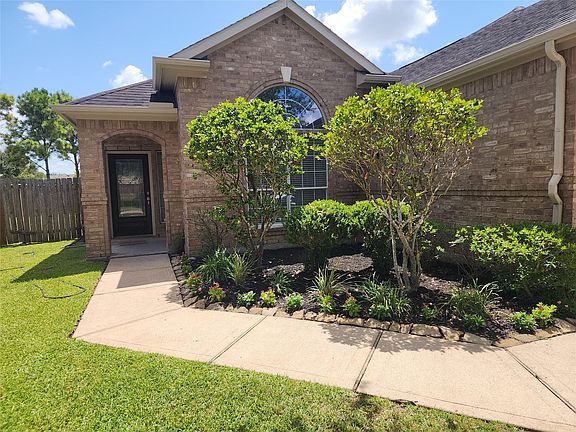 4th image of 2909 Castleton Bay Ln