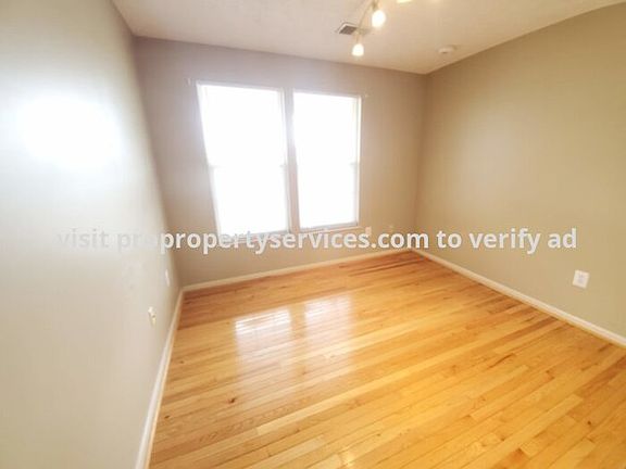 3rd image of 902 Blue Leaf Ct APT M