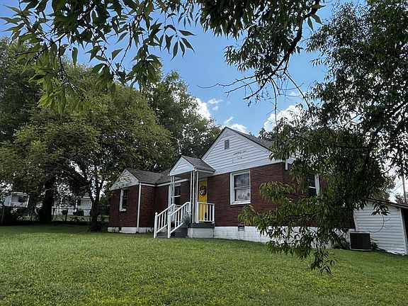 2nd image of 1208 Barry Dr