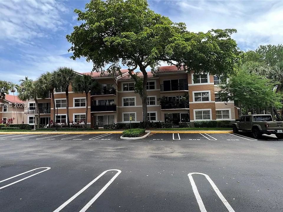 8851 Wiles Rd #108
