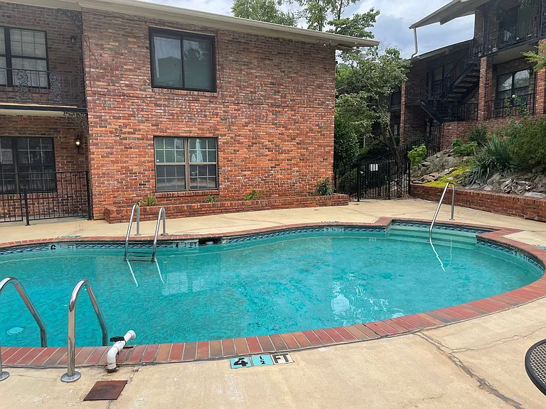 2727 Highland Ave S #108 — Photo 21