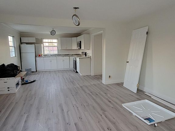 Entryway View of apartment