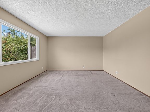 5th image of 36462 Buckeye St