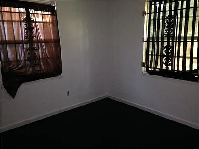 3 bed, 2.0 bath, $1,500 — Photo 2