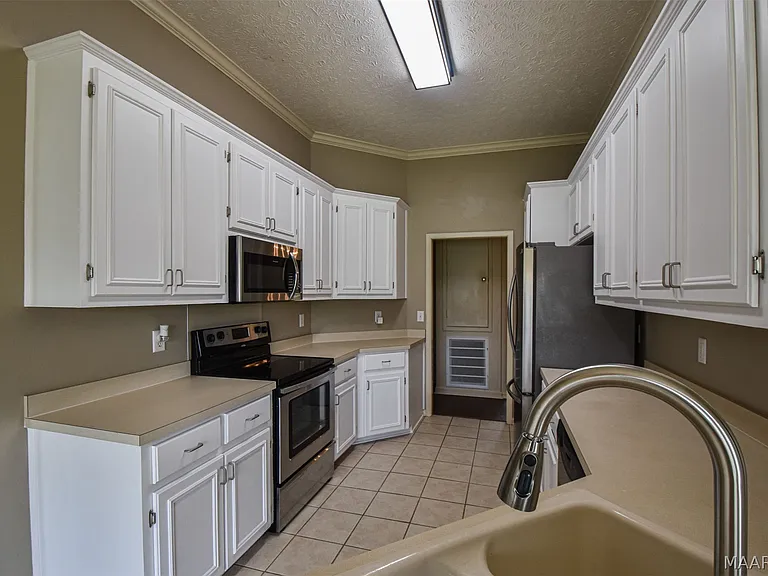 1691 Rambling Brook Ln — Photo 23