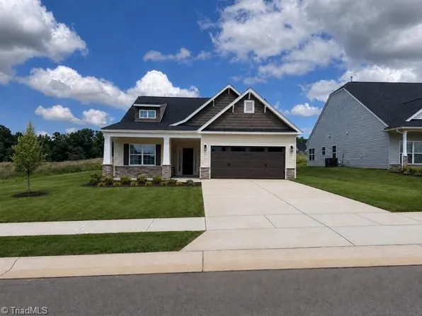 211 Wildwood Ln, Graham, NC 27253