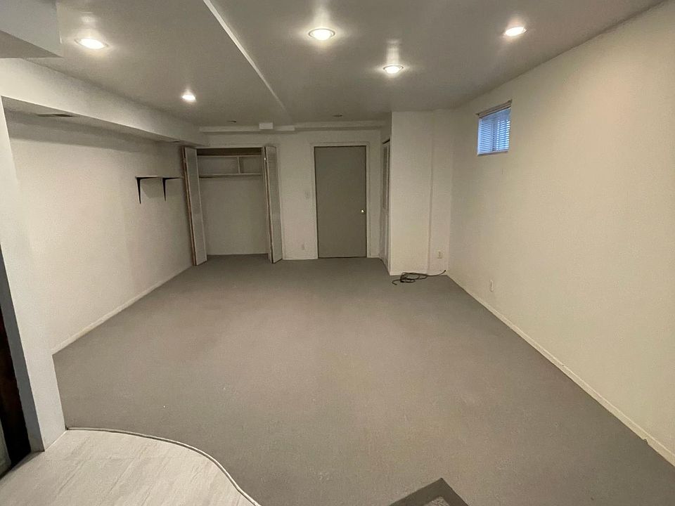2nd image of 1041 Rensselaer Ave #1