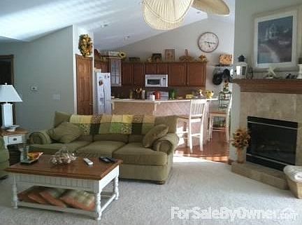 2nd image of 2204 Fountain Cir