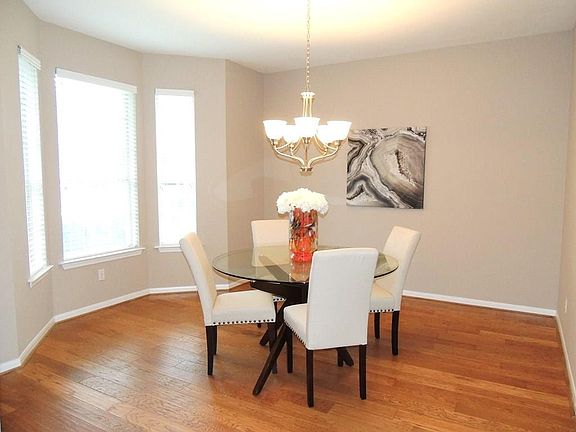 5th image of 10211 Squirehill Ct