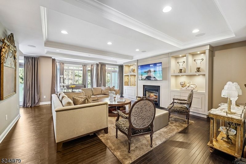 1st image of 38 Metzger Dr