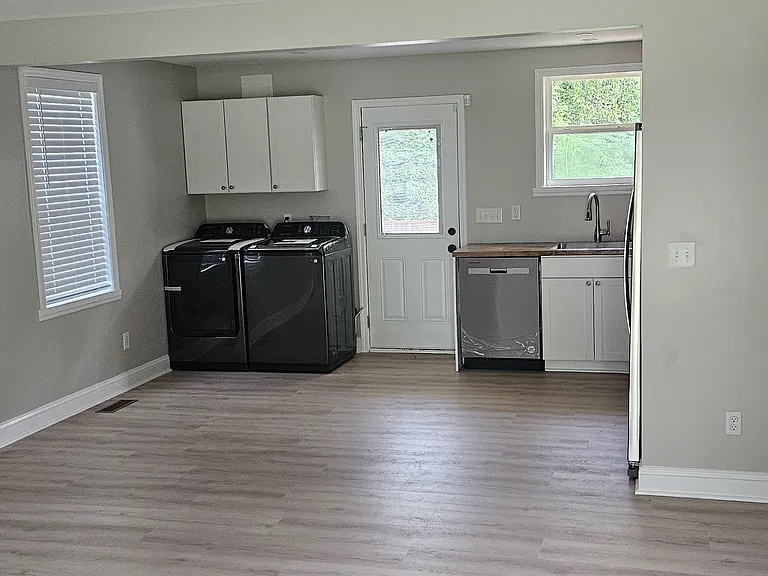 933 Shearor St — Photo 12