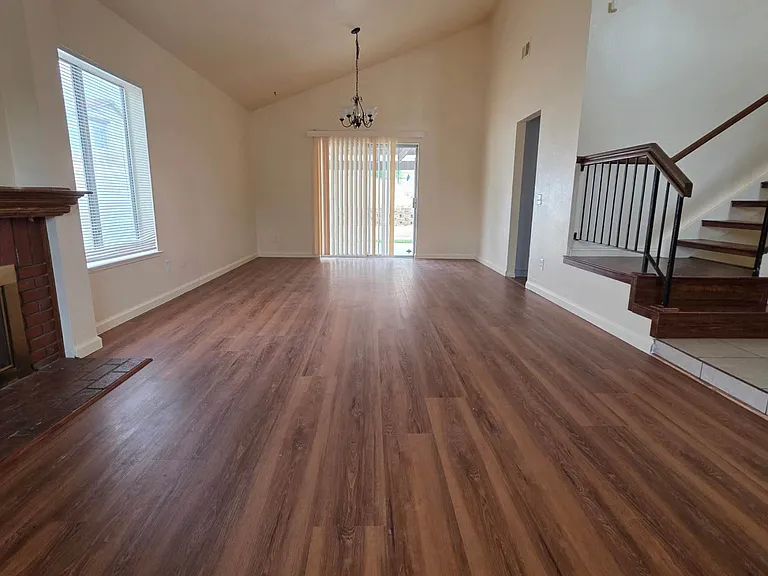 12667 Broadleaf Ln — Photo 2
